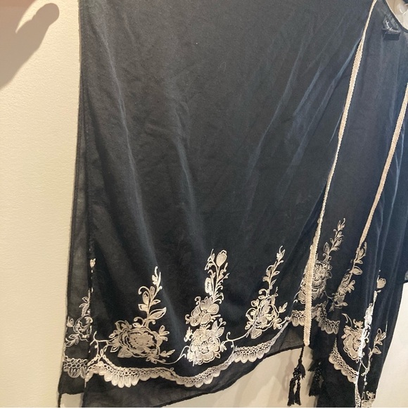 MARCUS ADLER Sz O/S Embroidered Floral Beaded Tassels Beach  Cover Up Kimono - Picture 4 of 11